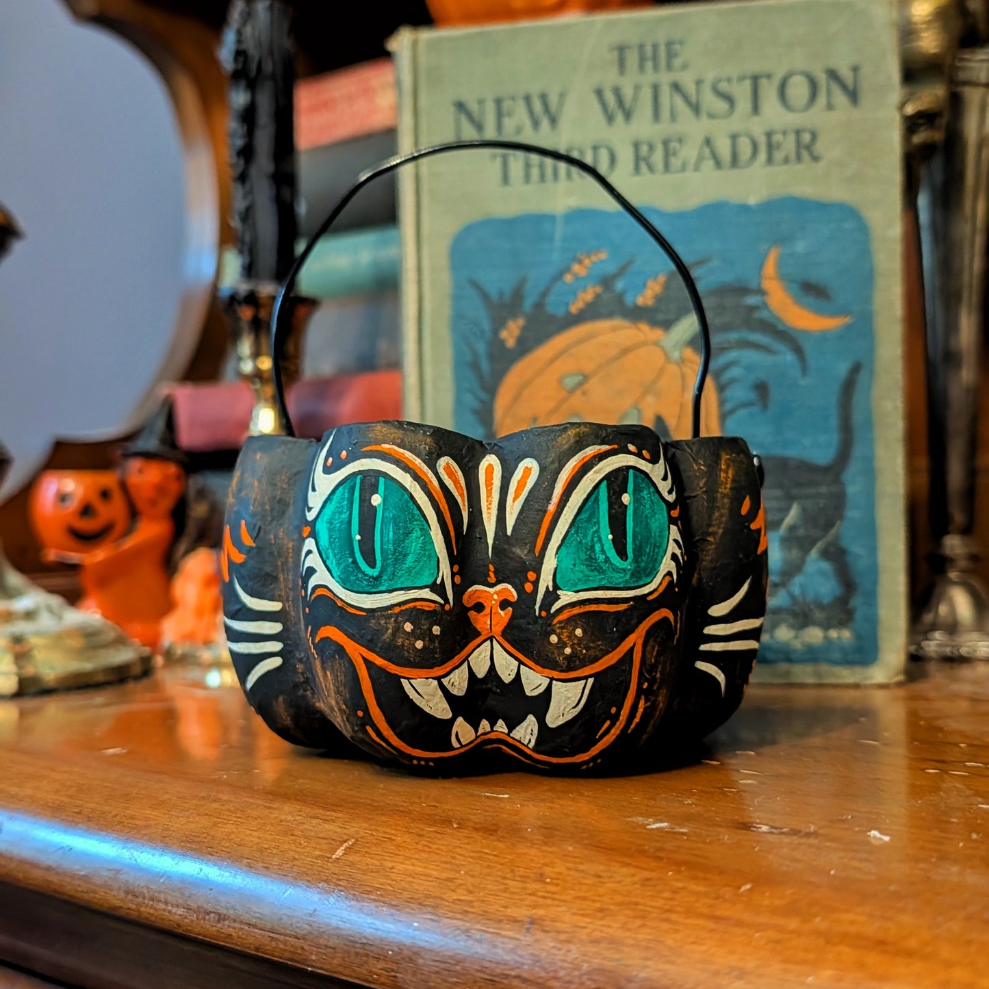 Small Scaredy Cat Paper Mache Treat Bucket